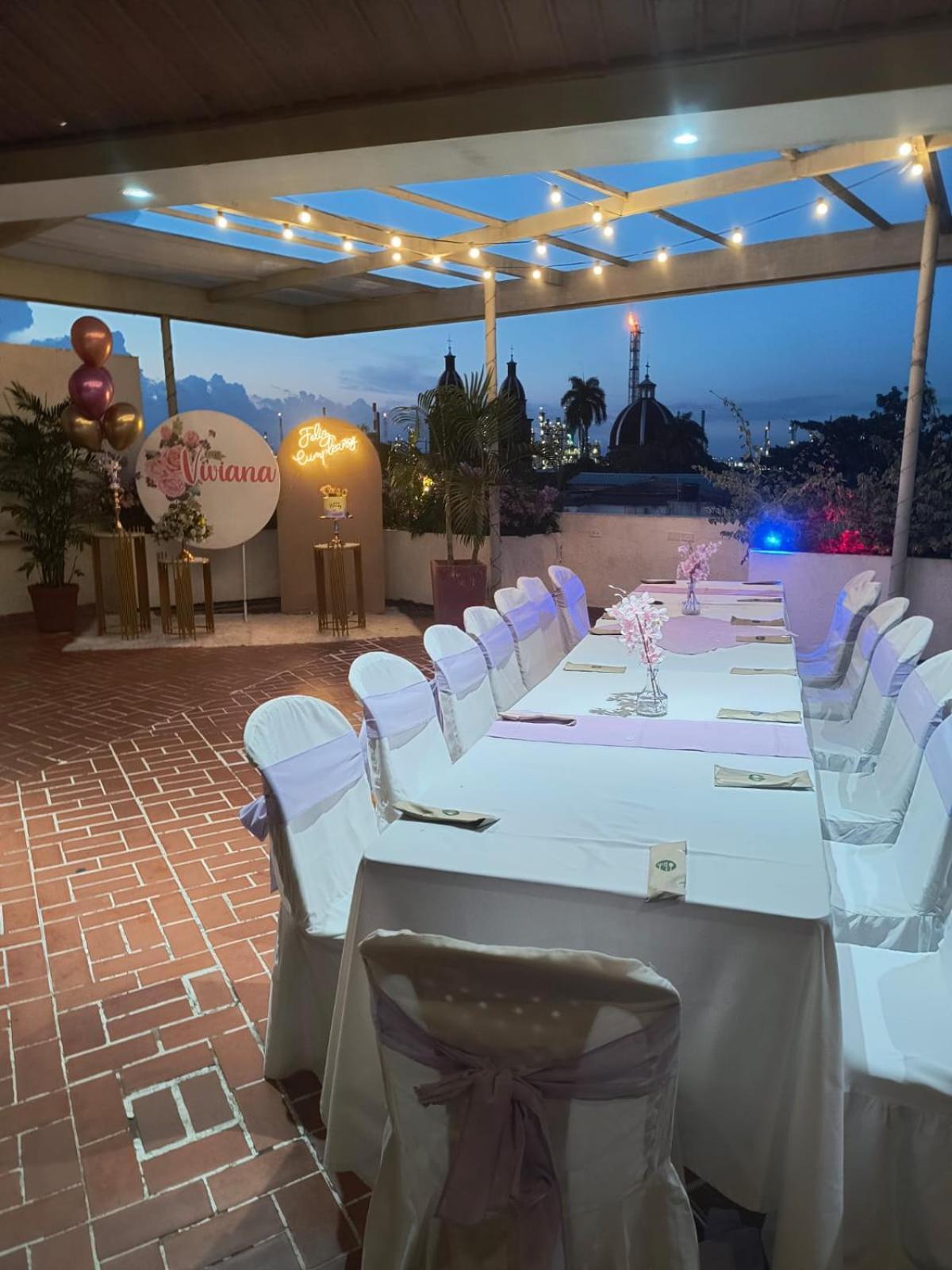 Hotel San Carlos Баранкабермеха Екстериор снимка